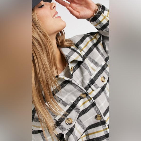 Vero Moda Oversized Shacket in Plaid - Picture 3 of 9